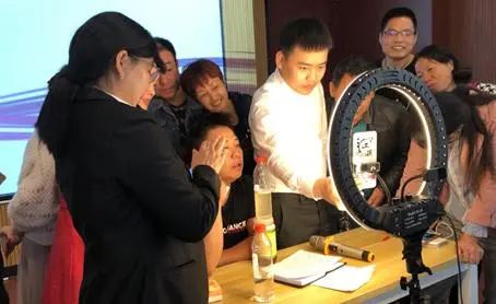 必威西汉姆联官网惠农网：“线上+线下”电商培训服务 培育乡村振兴人才先锋